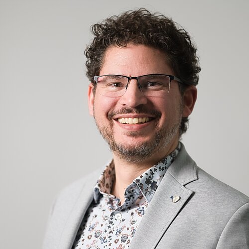  Lars Kothes